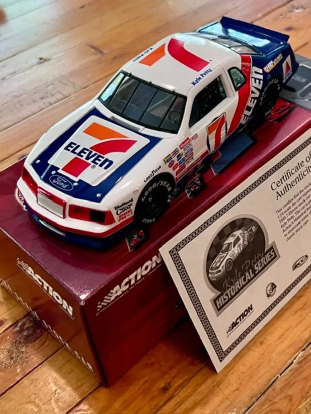 ACTION ELITE 1985 Thunderbird KYLE PETTY #7 | 7-11 | 1:24 Diecast 03 LTD Edition